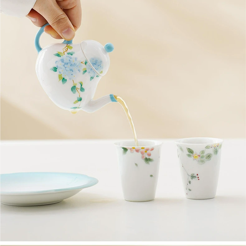 Diffuseur d'huiles essentielles en céramique artisanale à l'effigie d'une hortensia + théière