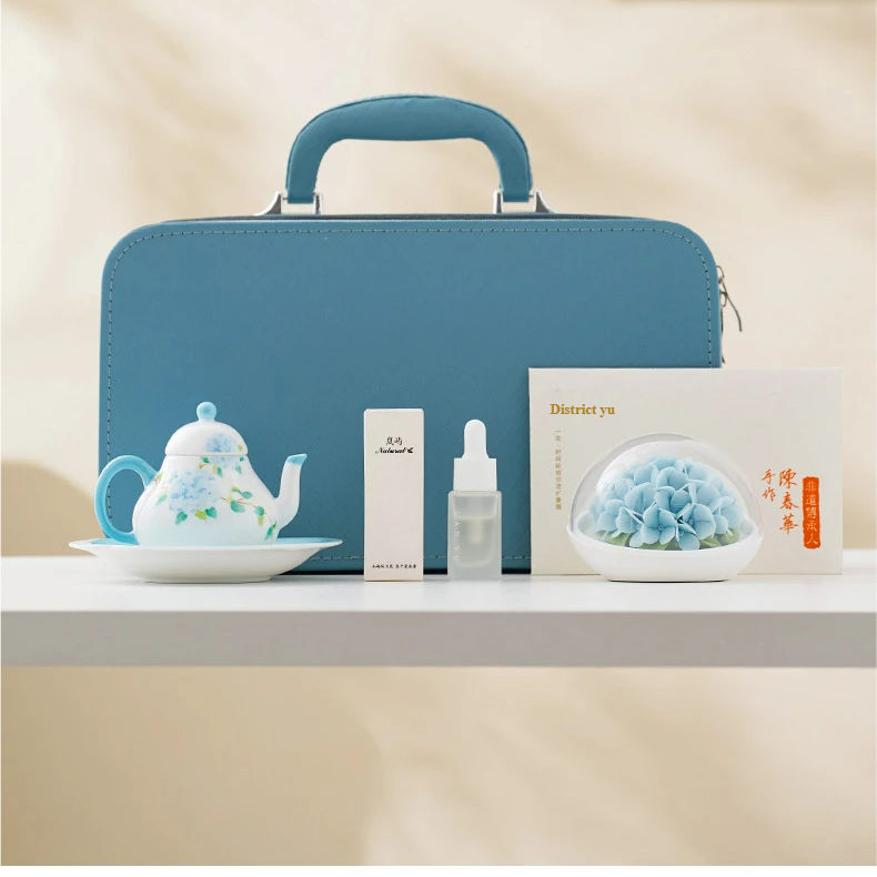 Diffuseur d'huiles essentielles en céramique artisanale à l'effigie d'une hortensia + théière